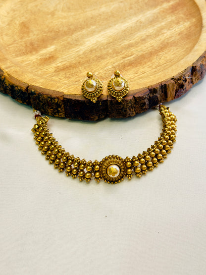 Center Pearl Choker Set