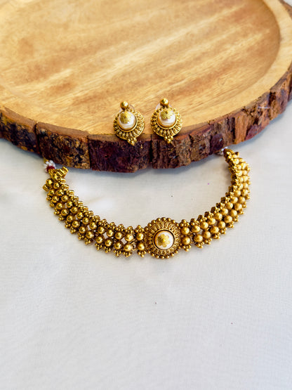 Center Pearl Choker Set