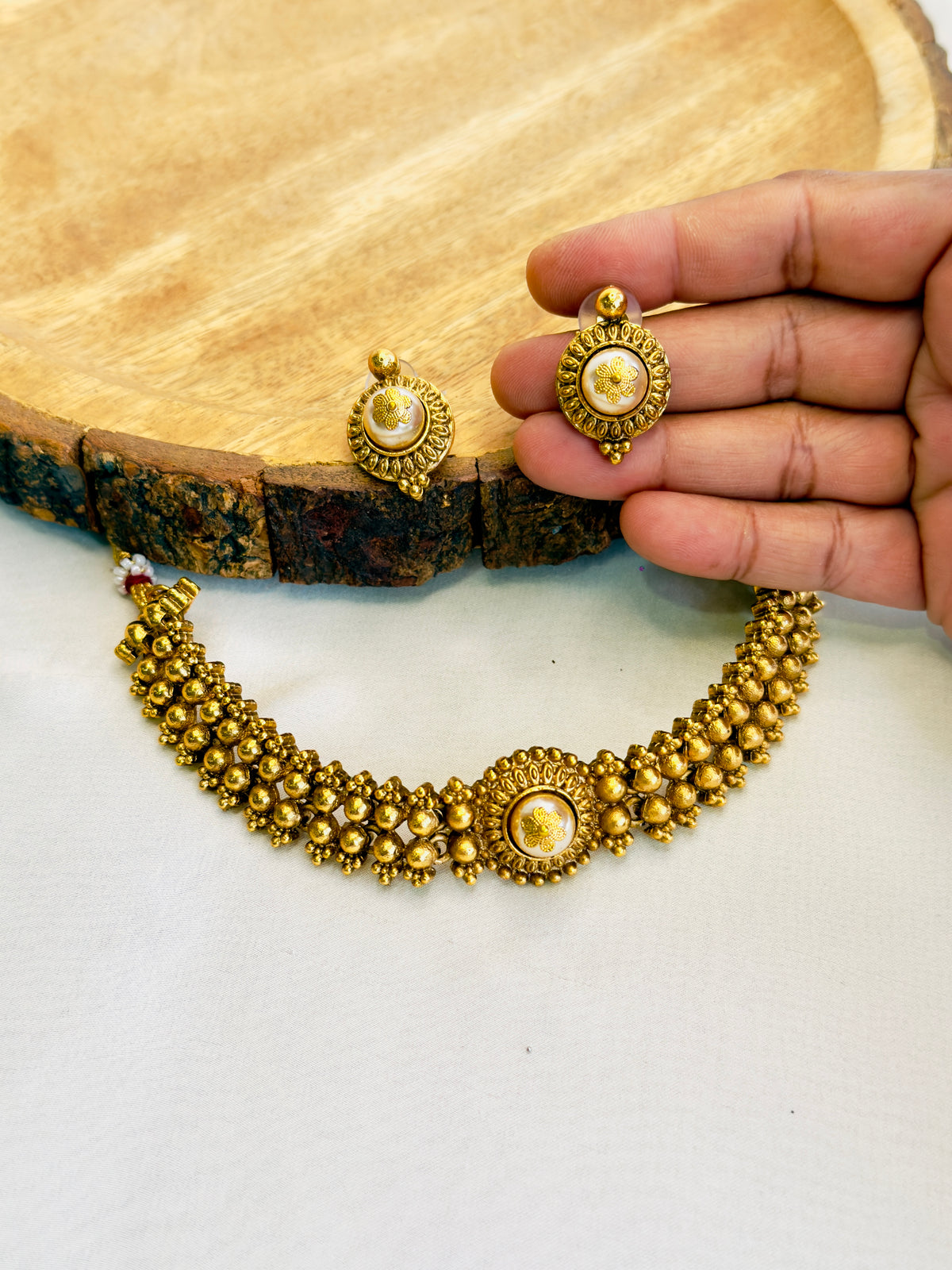 Center Pearl Choker Set