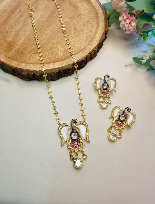 Peacock Chain Pendent Set