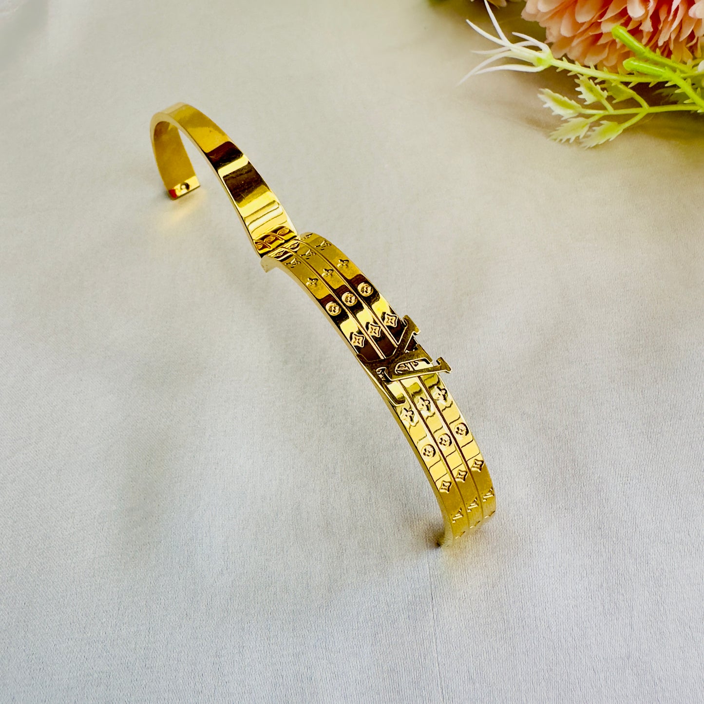 Tarnish Free VL Bracelet