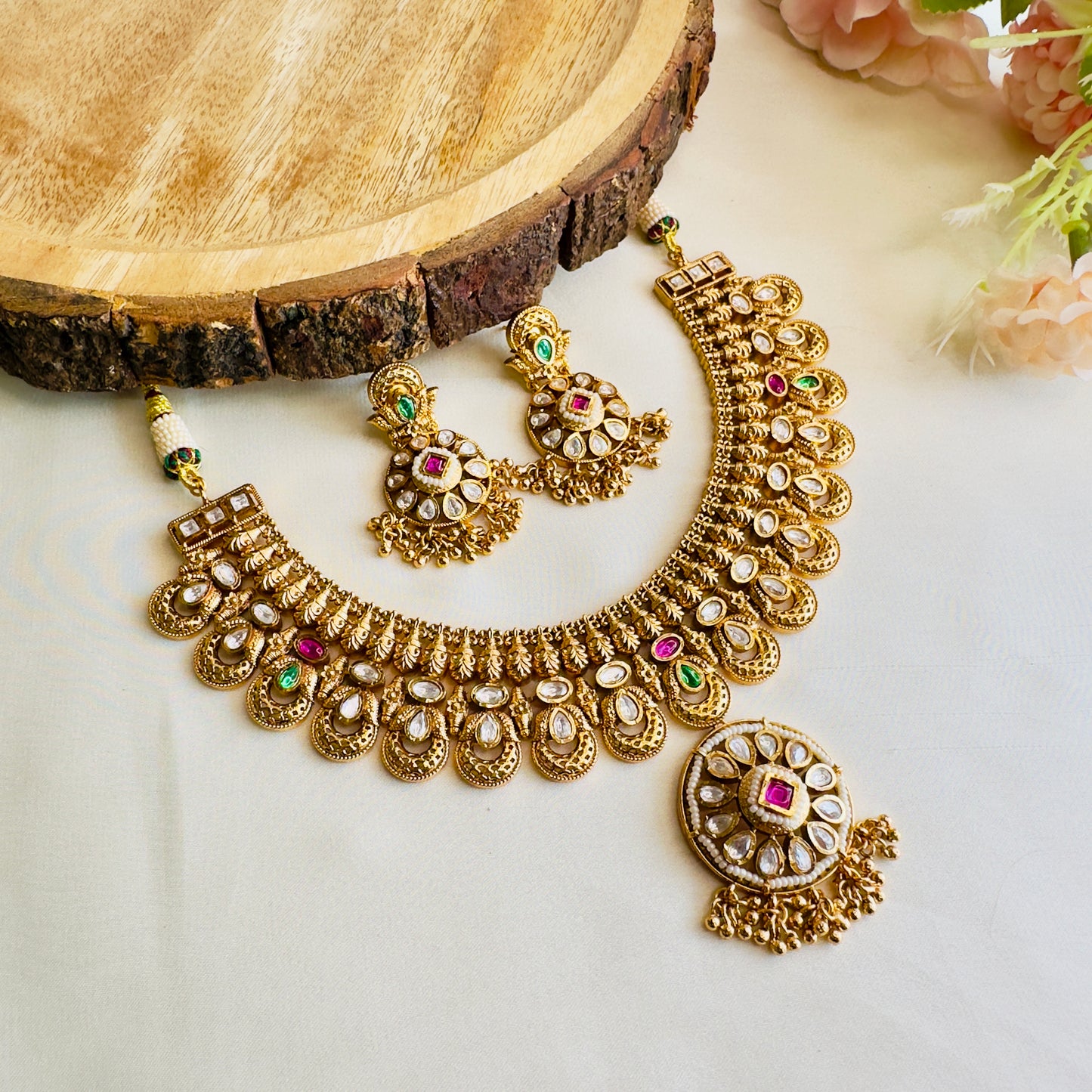 Kundan Pendant Necklace Set