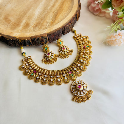 Kundan Pendant Necklace Set