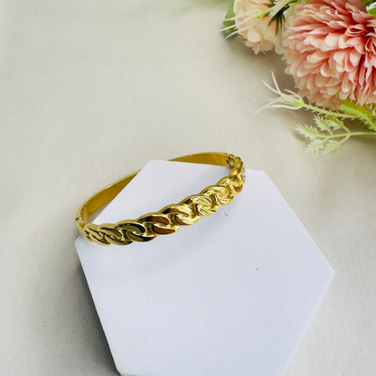 Stainless Steel 18K Gold Plated Twirl Pattern Bracelet