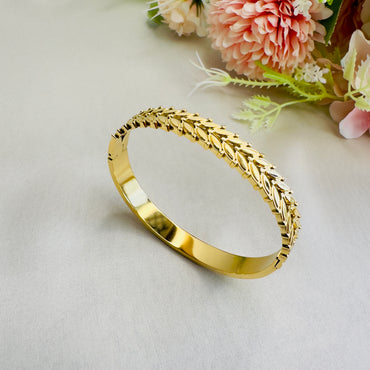 Tarnish Free 18K gold polish leaf design Bracelet