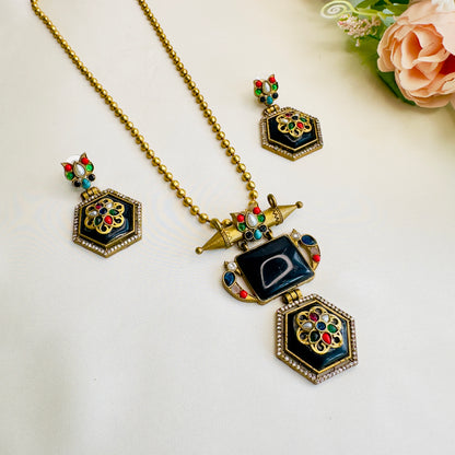 Inlay work black Monalisa Necklace Set