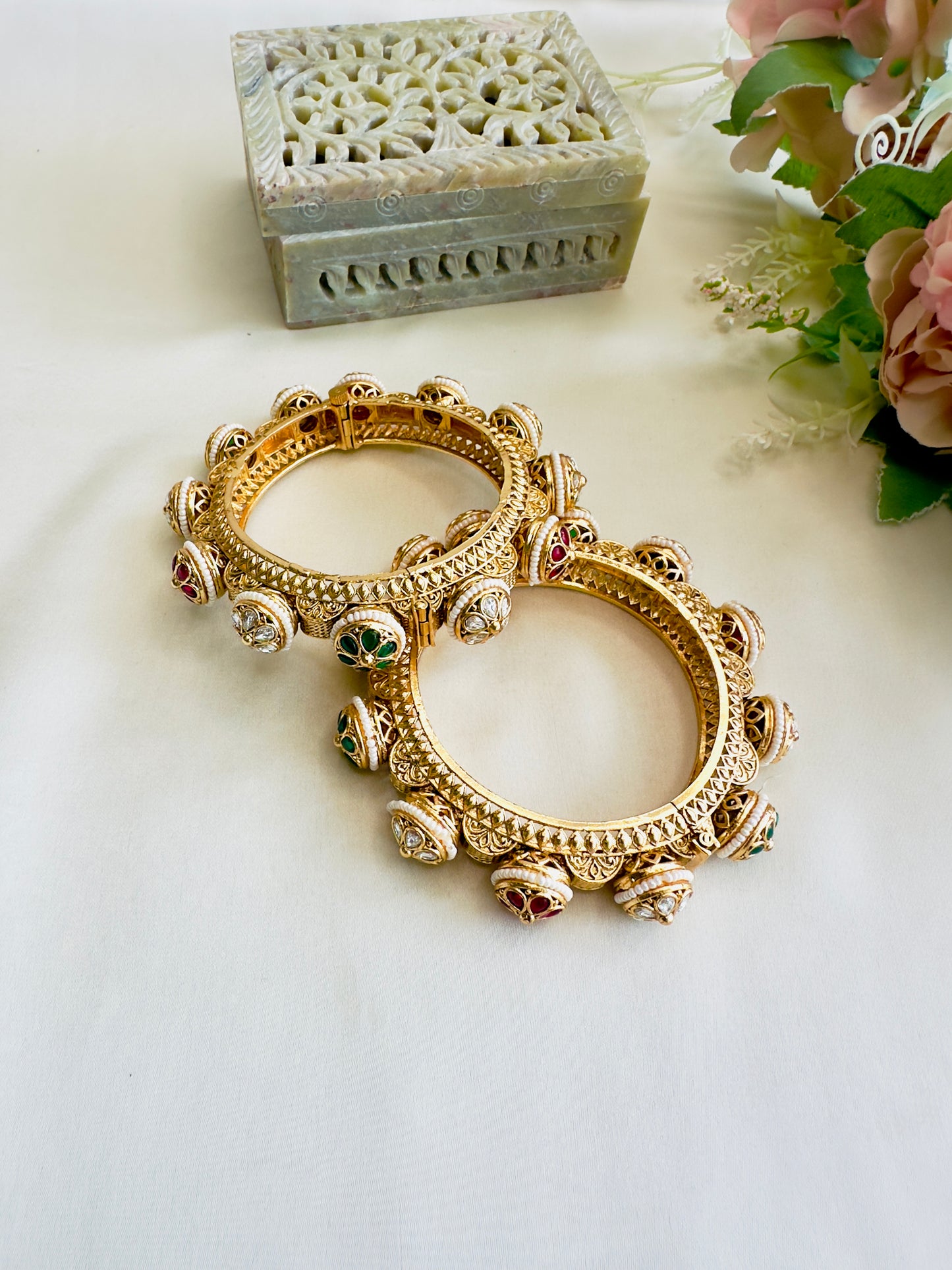 Multicolor Pacheli pattern bangles
