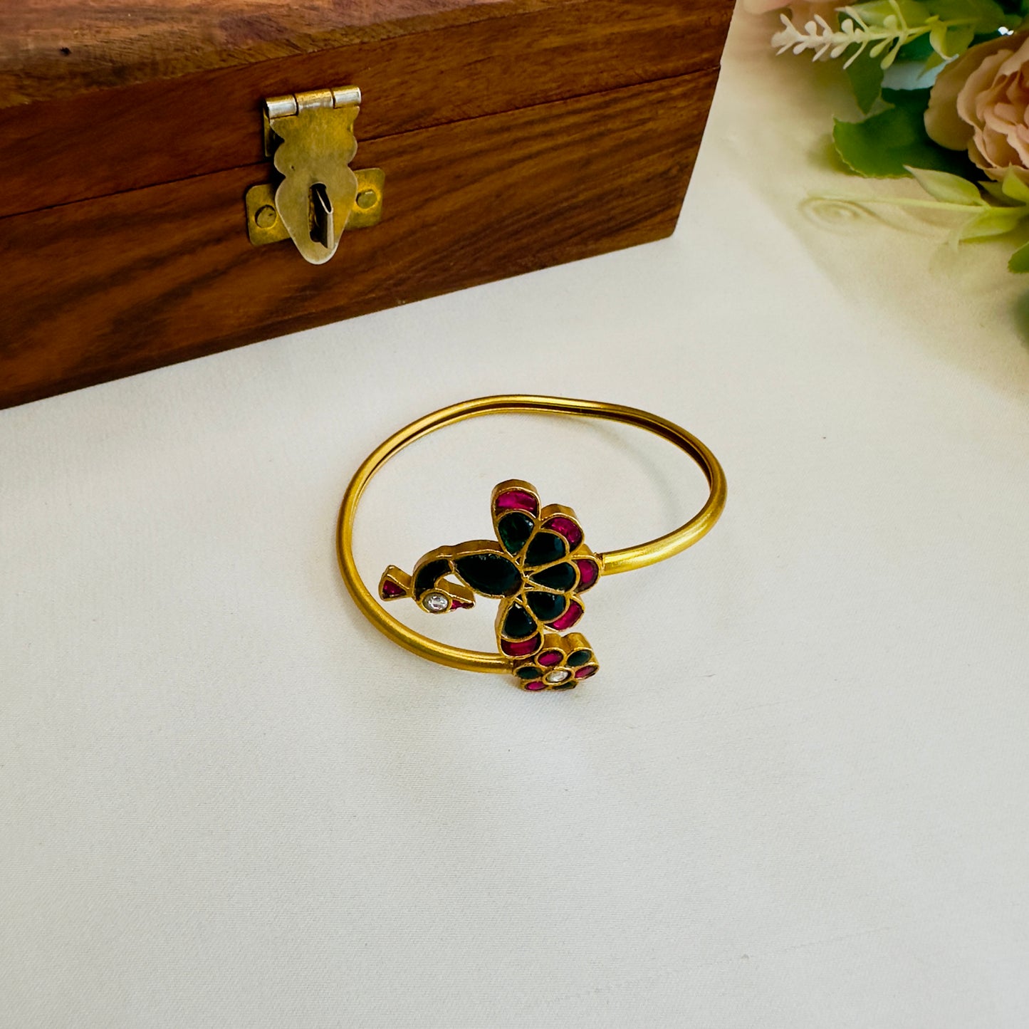Jadau Peacock Flower Design Bracelet