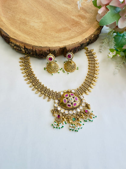 Swarovski Round Pendant Necklace Set