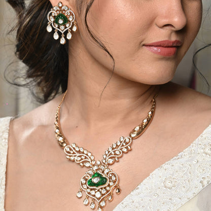 Elegant Emerald Kundan Studded Floral Necklace Set